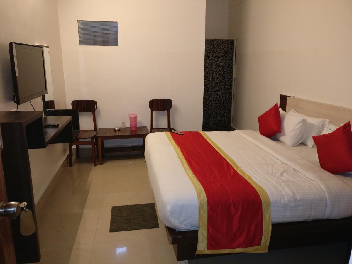 Hotel Raj Mahal Chikmagalur Ngoại thất bức ảnh